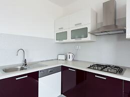 Spacious Apartment Near the Beach