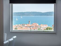 Spacious Apartment Near the Beach