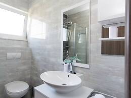 Spacious Apartment Near the Beach