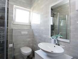 Spacious Apartment Near the Beach