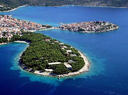 Spacious Apartment Near the Beach