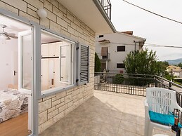 Quaint Holiday Home in Mastrinka With Balcony