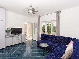 Quaint Holiday Home in Mastrinka With Balcony
