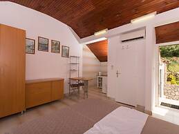 Quaint Holiday Home in Mastrinka With Balcony