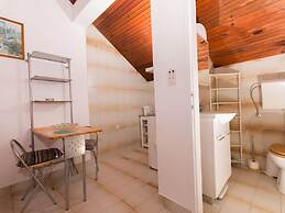 Quaint Holiday Home in Mastrinka With Balcony