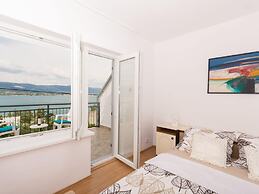 Quaint Holiday Home in Mastrinka With Balcony