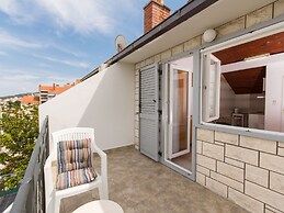 Quaint Holiday Home in Mastrinka With Balcony
