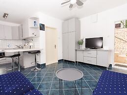 Quaint Holiday Home in Mastrinka With Balcony