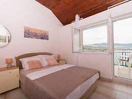 Quaint Holiday Home in Mastrinka With Balcony