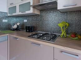 Apartment in Seget Donji With Terrace