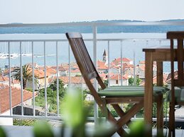 Apartment in Seget Donji With Terrace