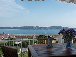 Apartment in Seget Donji With Terrace