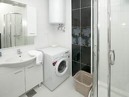 Apartment in Seget Donji With Terrace