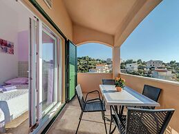 Holiday Home With Outdoor Hot Tub, Near the Sea
