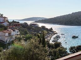 Holiday Home With Outdoor Hot Tub, Near the Sea