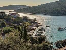 Holiday Home With Outdoor Hot Tub, Near the Sea