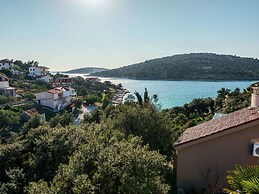 Holiday Home With Outdoor Hot Tub, Near the Sea