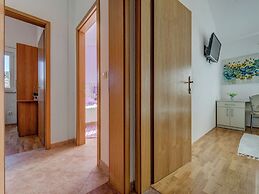 Holiday Home With Outdoor Hot Tub, Near the Sea