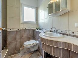 Holiday Home With Outdoor Hot Tub, Near the Sea