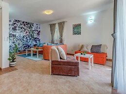 Holiday Home With Outdoor Hot Tub, Near the Sea