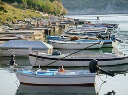 Holiday Home With Outdoor Hot Tub, Near the Sea