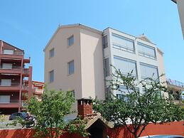 Beautiful Apartment in Trogir Near Beach