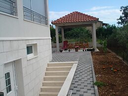 Apartment in Trogir Near Beach