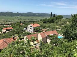 Authentic Holiday Home with Private Pool near Dubrovnik