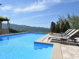 Authentic Holiday Home with Private Pool near Dubrovnik