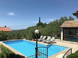 Authentic Holiday Home with Private Pool near Dubrovnik
