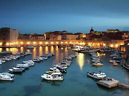 Authentic Holiday Home with Private Pool near Dubrovnik