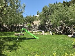Authentic Holiday Home with Private Pool near Dubrovnik