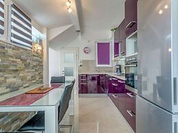 Luxurious Holiday Home in Arbanija with Hot Tub