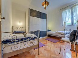 Luxurious Holiday Home in Arbanija with Hot Tub