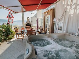 Luxurious Holiday Home in Arbanija with Hot Tub