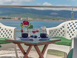 Luxurious Holiday Home in Arbanija with Hot Tub