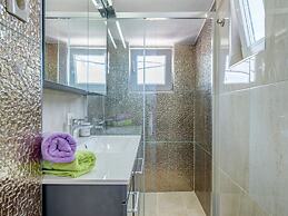 Luxurious Holiday Home in Arbanija with Hot Tub