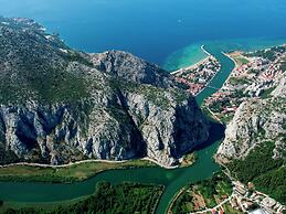 Apartment in Trogir Near Sea