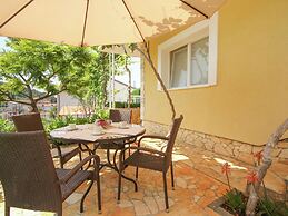 Apartment in Trogir Near Sea