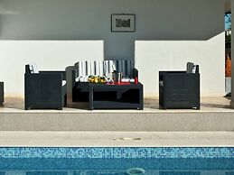 Picturesque Holiday Home by the Beach