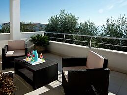 Picturesque Holiday Home by the Beach