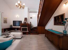 Picturesque Holiday Home by the Beach