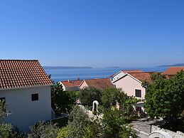 Picturesque Holiday Home by the Beach