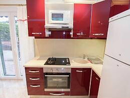 Spacious Apartment in Slatine With Terrace