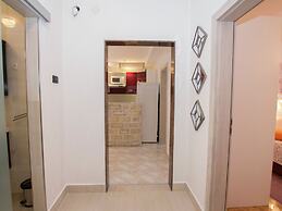 Spacious Apartment in Slatine With Terrace