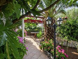 Spacious Apartment in Slatine With Terrace