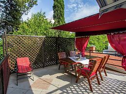 Spacious Apartment in Slatine With Terrace