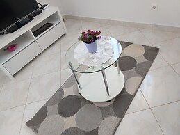 Homely Apartment in Trogir near Beach