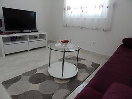 Homely Apartment in Trogir near Beach