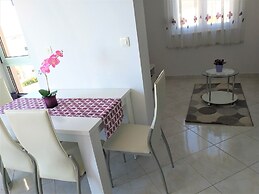 Homely Apartment in Trogir near Beach